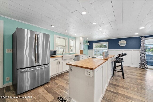 Building Photo - 938 Wren Cir
