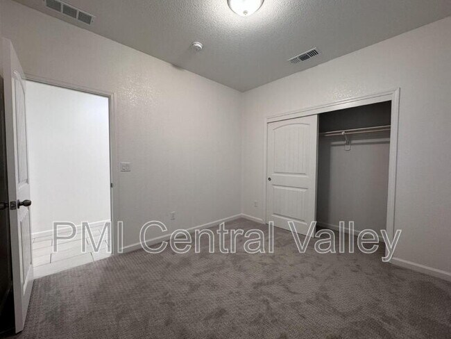 Building Photo - 4612 Irma Dr