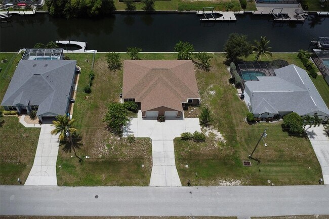 Building Photo - 3524 SW 17th Ave