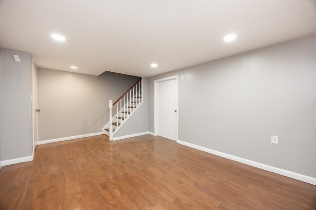 Building Photo - 1114 Bayless Pl