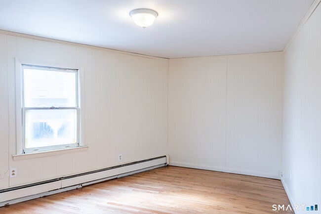 Building Photo - 84 Front St