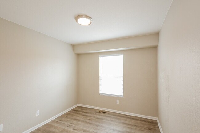 Building Photo - 9565 Elk Mountain Cir