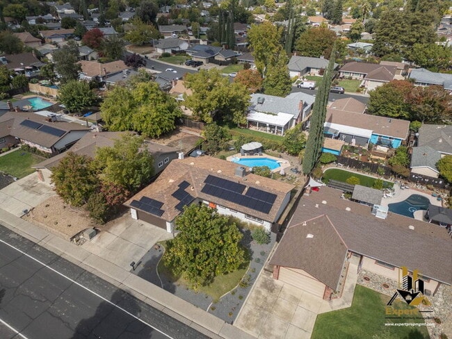 Building Photo - 1814 Vista Creek Dr