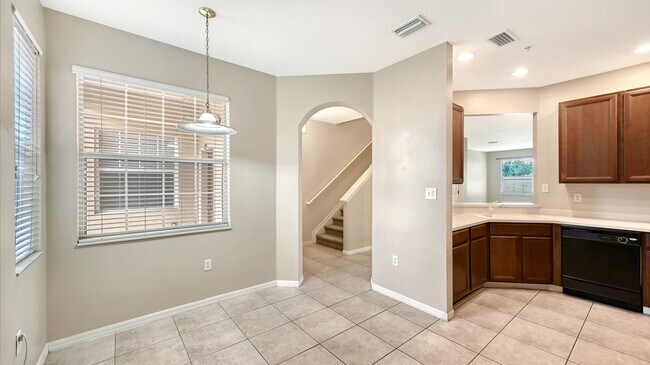 Building Photo - 3499 Parkridge Cir