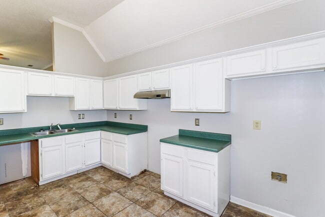 Building Photo - 594 E Ashley Glen Cir