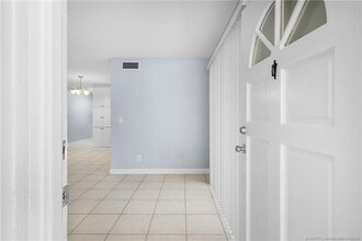 Building Photo - 333 SE Martin Ave