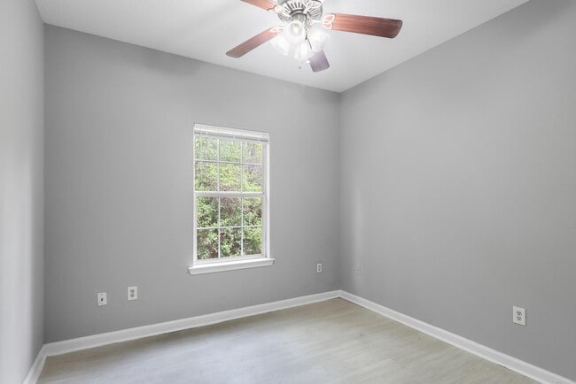 Building Photo - 11517 Acorn Dr
