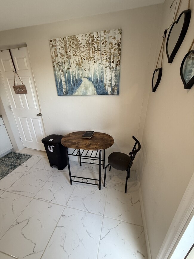 Building Photo - 429 Morgan Cir S