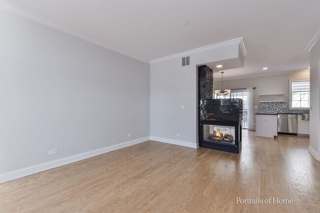 Building Photo - 850 Shandrew Dr