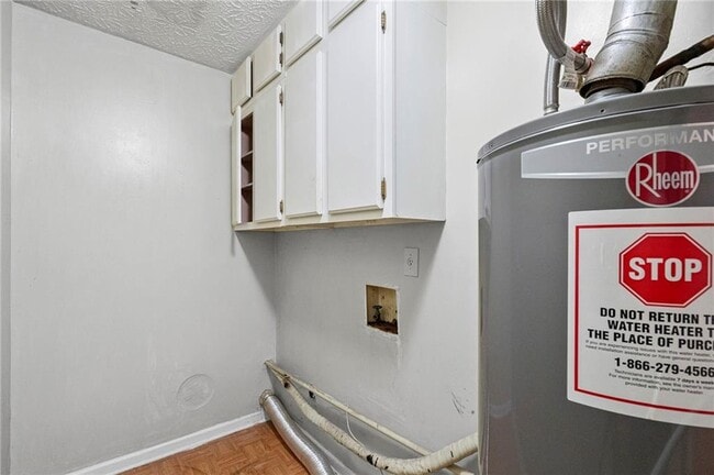Building Photo - 472 Camden Cir