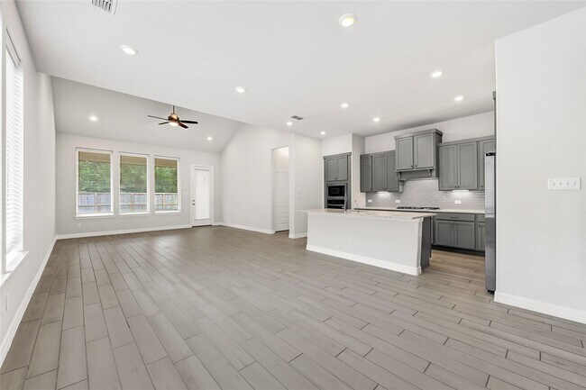 Building Photo - 9319 Galloway Wds Trl