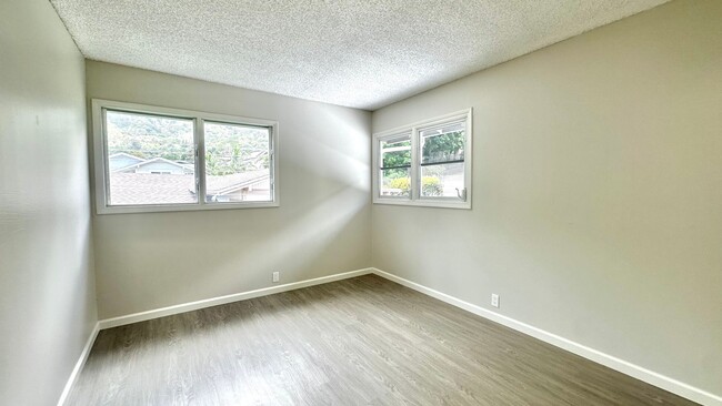 Building Photo - NEWLY RENOVATED 4 BED/2.5 BATH w/ Garage, ...