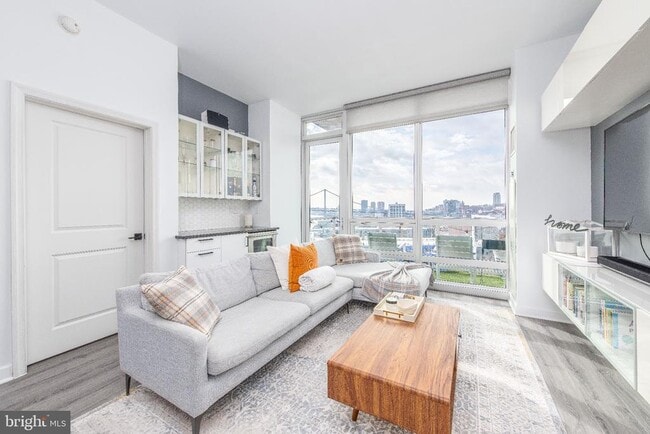 Primary Photo - 901 N Penn St