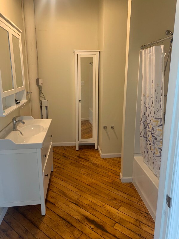 Building Photo - 1417 Kemper St