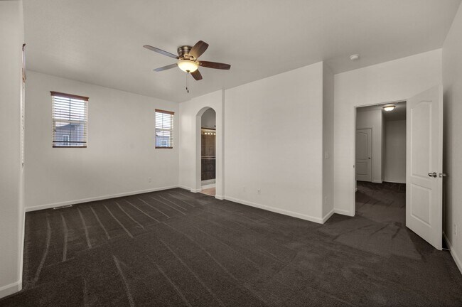 Building Photo - Beautiful 2 bdrm end unit with attach 2 car garage