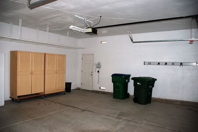 Building Photo - D'Andrea Single Story 3 BR Home on Corner Lot