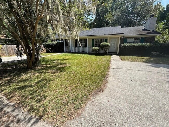 Primary Photo - Newly Renovated 3 Bedroom Duplex~