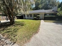 Building Photo - Newly Renovated 3 Bedroom Duplex~