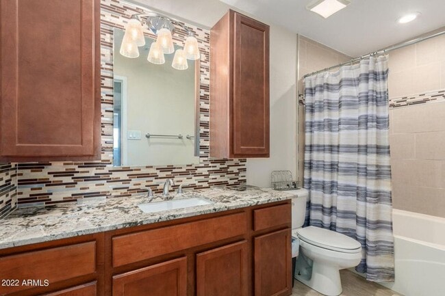 Building Photo - Exceptional 6-Bedroom Home with Private Pool Near ASU