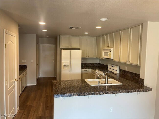Building Photo - 7255 Diamond Canyon Ln