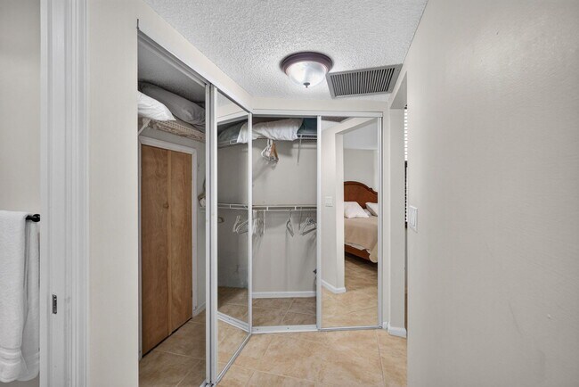 Building Photo - 2800 N Ocean Dr