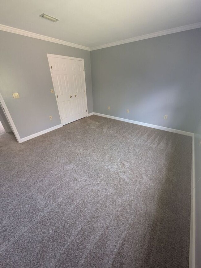 Building Photo - Four Bedroom Single Family Home in Hickory, NC!