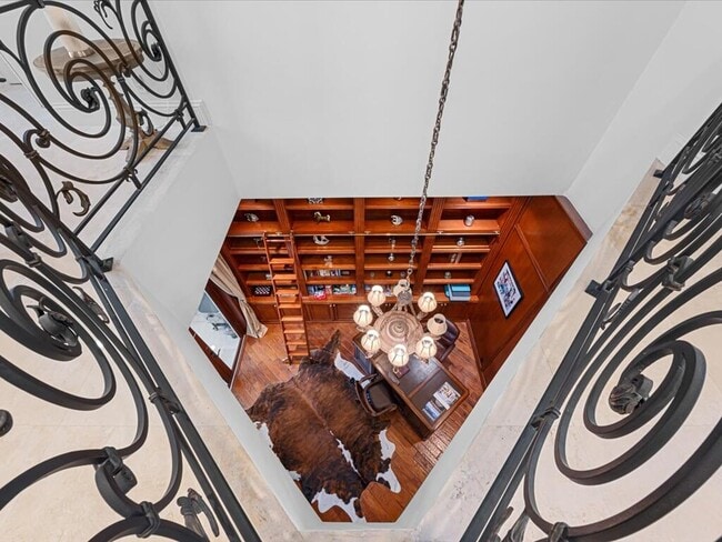 Building Photo - 3030 NE 45th St