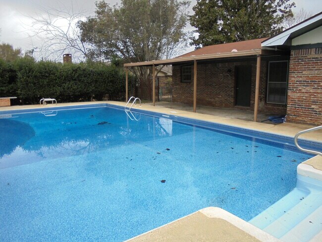 Building Photo - 402 Melbourne Dr