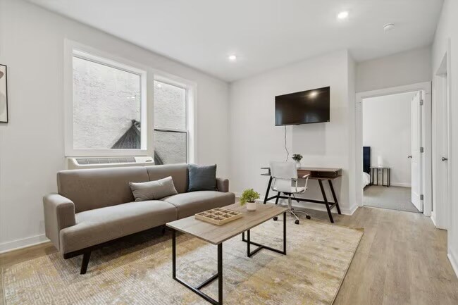 Building Photo - 1522-1532 W Girard Ave