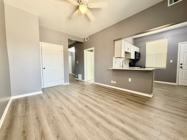 Building Photo - 5733 S Calumet Ave