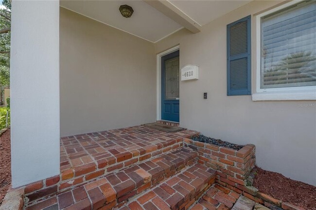 Building Photo - 4620 W Beach Park Dr