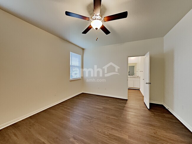 Building Photo - 2737 Lillybrook Ln