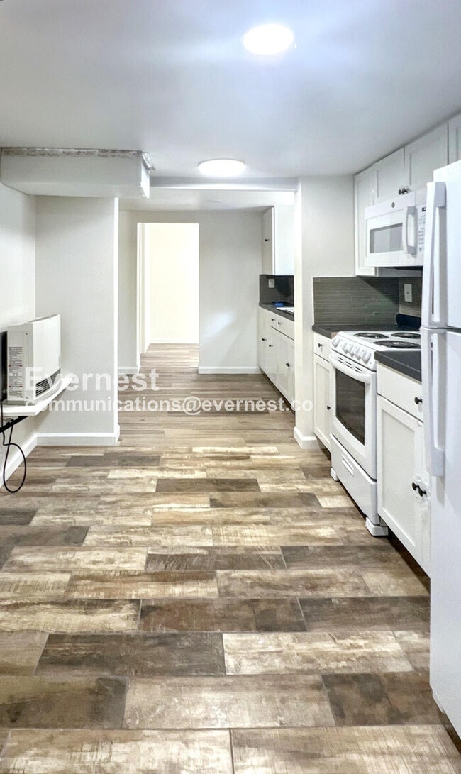 Building Photo - 3226 Smart Ave