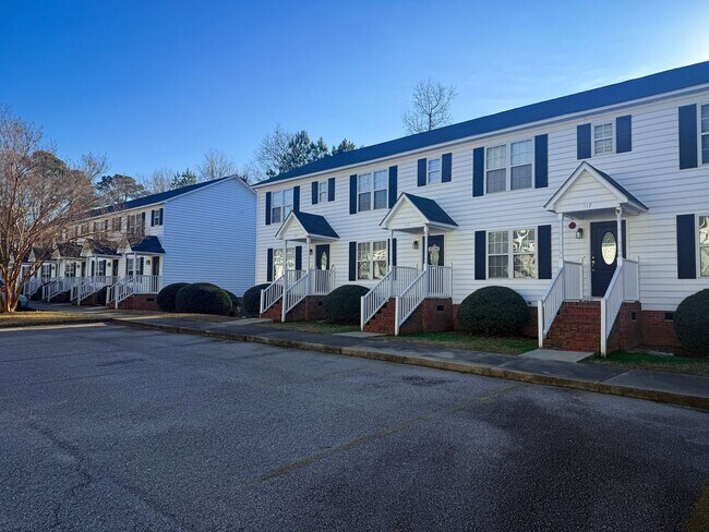 Building Photo - 111 Henley Pl