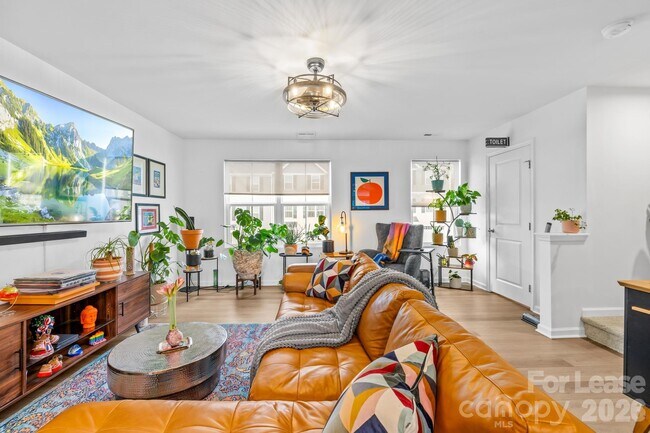 Building Photo - 6312 Cutwater Cir