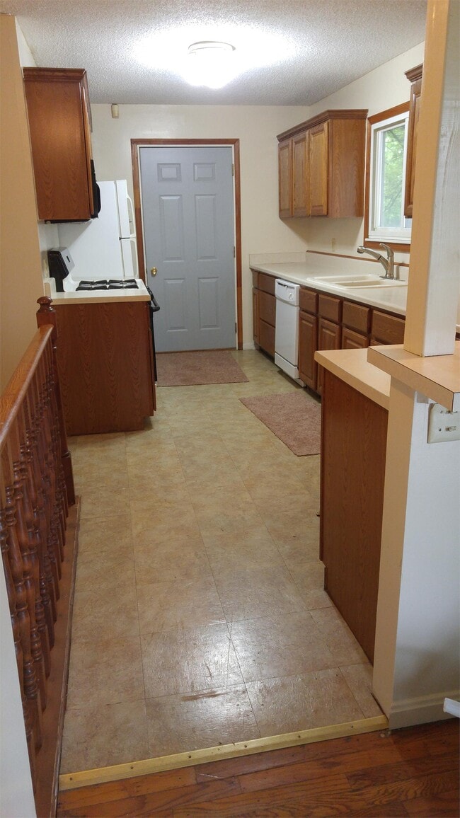 Building Photo - 4811 Forest Ave