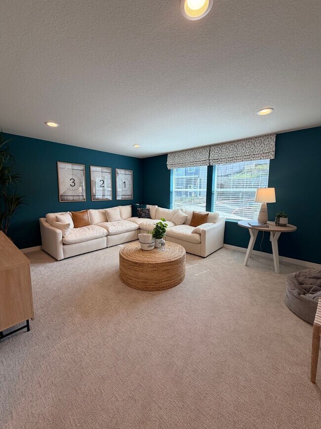 Building Photo - Model home! 4-bed 3-Bath Home on Moon MTN!