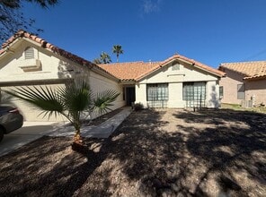Building Photo - Coming Soon! One Story 3 Bed / 2 Bath Single Family Home with Fenced Yard in Las Vegas