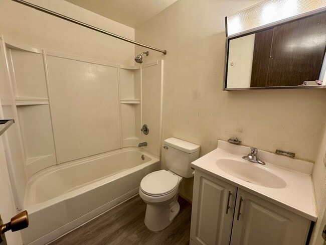 Building Photo - Citrus Heights 2BD/1BA with Community Pool