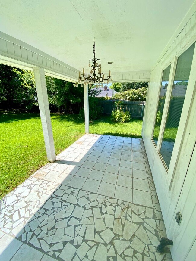 Building Photo - ** NEW GREENACRES PLACE 3/2 HOME **