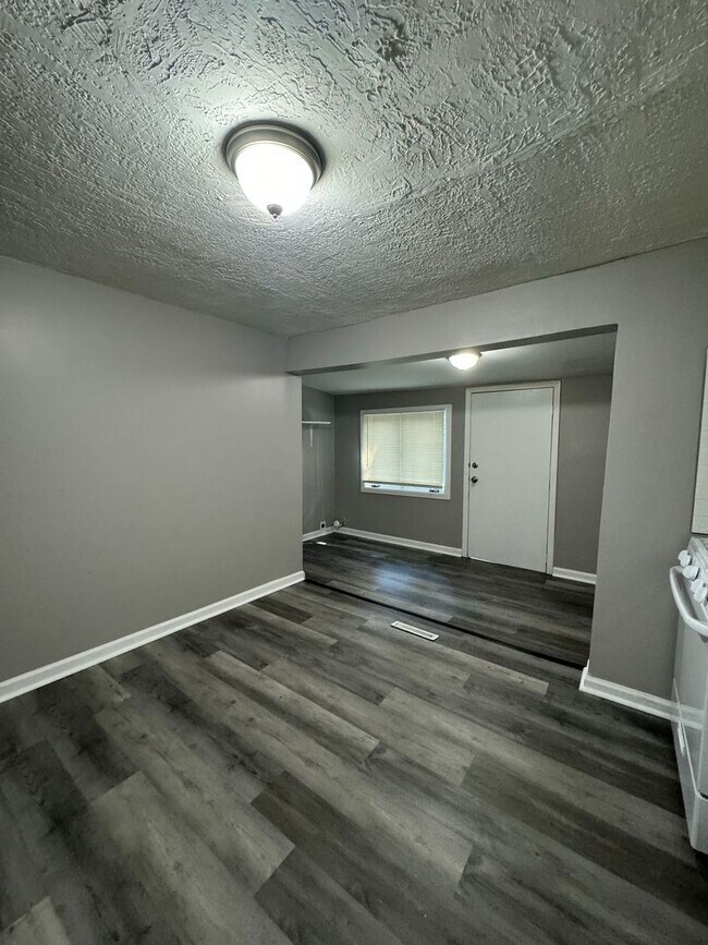 Building Photo - Cute 3 bed in Independence
