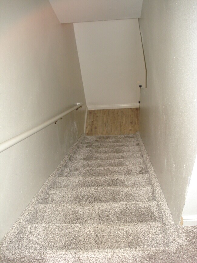 Building Photo - 60 E 200 N