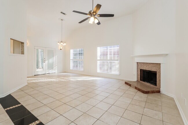 Building Photo - 1729 Fay Dr