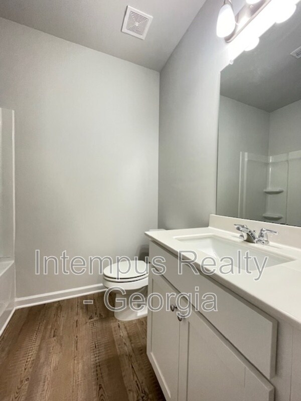 Building Photo - 693 Summerwood Ln