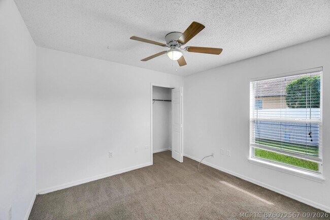 Building Photo - 1800 SW Glenco St