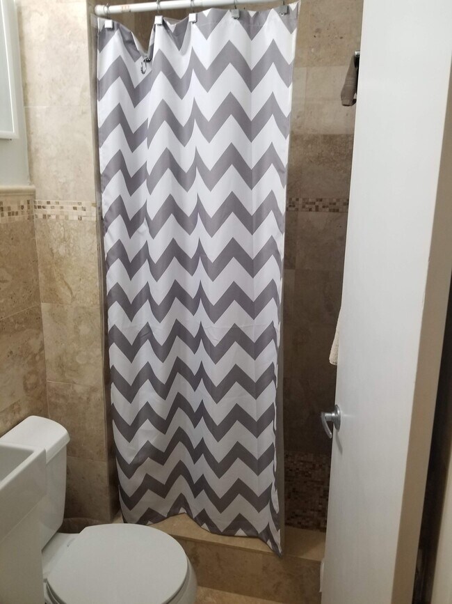 Building Photo - 3412 Franklin Ave