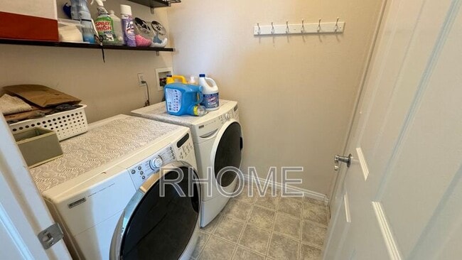 Building Photo - 7381 Brittany Town Dr