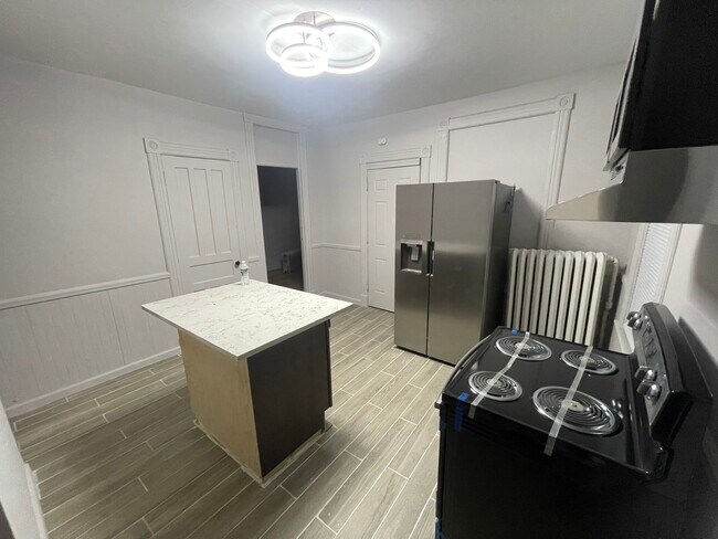 Building Photo - 539 Hamilton St