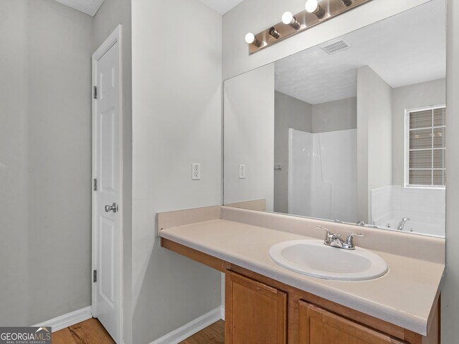 Building Photo - 230 Millstone Dr