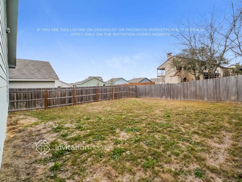 Building Photo - 7218 Avila Vis